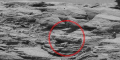 Alien-Jäger sichten Grabstätte auf dem Mars