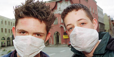 Virologe: "Nur Masken für Experten helfen wirklich!"