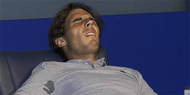 Nadal kippte bei PK vom Sessel