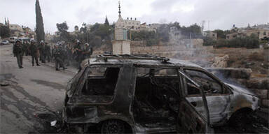 Palästinenser setzten Autos in Brand