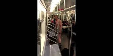 Nackter Mann rastet in   U-Bahn aus