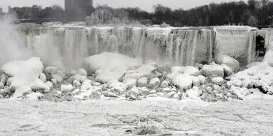 Niagara-Fälle erstarren zu Eis