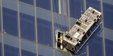 Fensterputzer am 69. Stock  abgestürzt