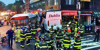 Ein Toter und 17 Verletzte bei Unfall zweier Busse in New York
