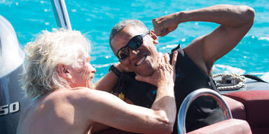 Hier übt sich Barack Obama im Kitesurfen