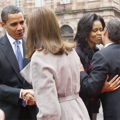 Sarkozy & Bruni empfangen die Obamas