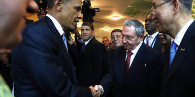 Obama reicht Raúl Castro die Hand