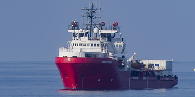 NGO-Schiff 'Ocean Viking' darf in Italien anlegen