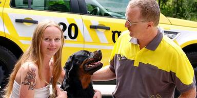 Pannenfahrer rettet Hund aus versperrtem Auto