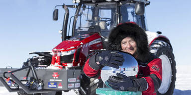Frau fuhr mit Traktor zum Südpol