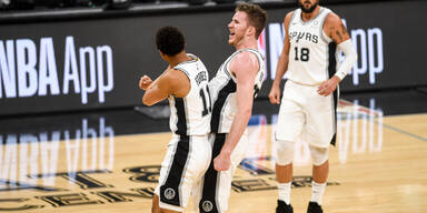 Pöltl und Spurs feiern Sieg-Triple
