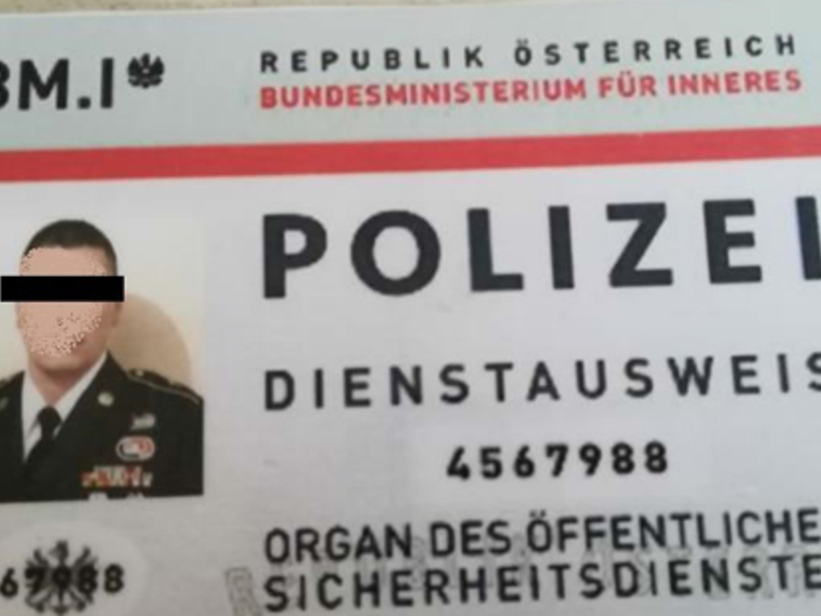 Drogenkäufer hatte Fake-Polizeiausweis 
