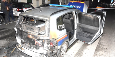 Polizeiwagen in Wien-Favoriten in Brand gesteckt