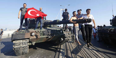 Türkei: Zivilisten stoppten die Panzer