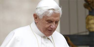Papst bittet Opfer um Vergebung