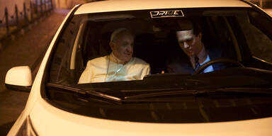 Der Papst benutzt jetzt ein E-Auto