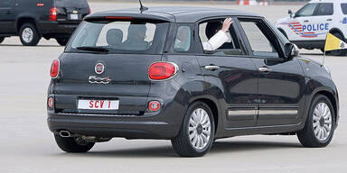 Papst-Fiat für 300.000 Dollar versteigert