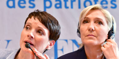 Le Pen kündigt "das Ende einer Welt" an