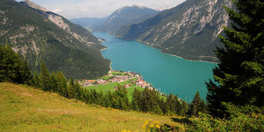 Tirol: Wanderer stürzt 150 Meter ab