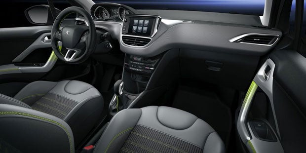 Peugeot 208 mit 1. Struktur-Lackierung