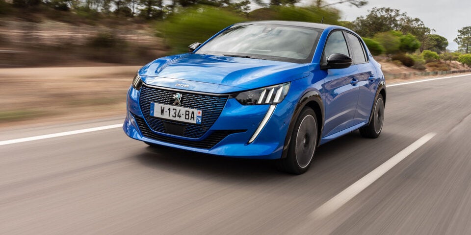 Reichweitenplus bei Peugeot e-208 und e-2008
