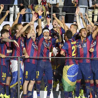 Hier jubelt Barca mit dem CL-Pokal
