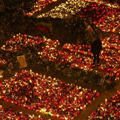 Polen: Kerzenmeer vor Präsidentenpalast