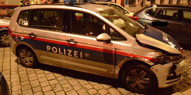 Wiener Alko-Lenker rammt Polizeiauto