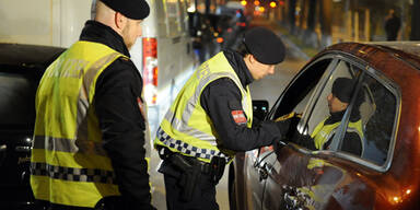 Polizei beleidigt: 100 Euro Strafe für Aufkleber