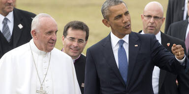 Obama verspätet: Papst durfte nicht landen