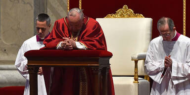 Ostern: Papst betet Kreuzweg in Rom