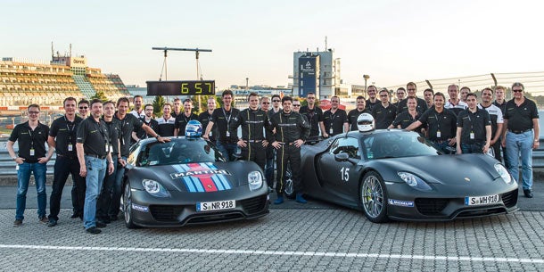 918 Spyder krönt Premiere mit Fabelzeit
