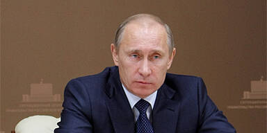 Opposition verklagt Putin wegen Rufmords