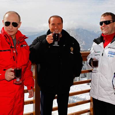 Putin, Berlusconi und Medwedew im Urlaub