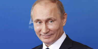 Wodka, Kuchen und Ständchen für Putin