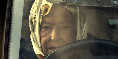 "Not amused" – Erste Fotos der Queen seit "Megxit"-Skandal