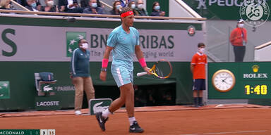 Tennis-Star Nadal spielt mit 1-Million-Dollar-Uhr