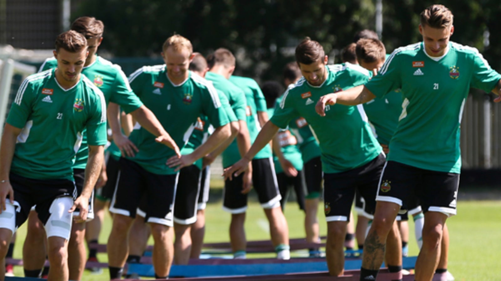 Rapid kündigt neuen Verteidiger an sport24.at