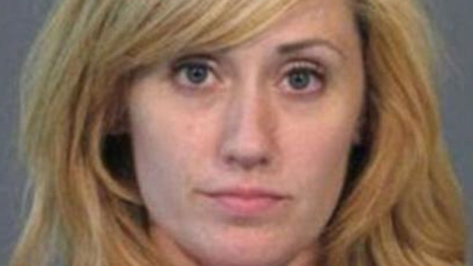 BibelLehrerin hatte Sex mit Schüler (13) oe24.at