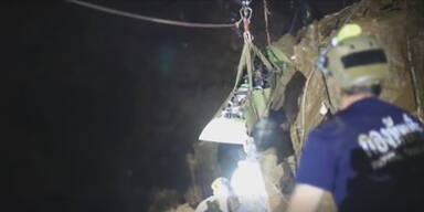 Erstes Video von Höhlen-Rettung ist da