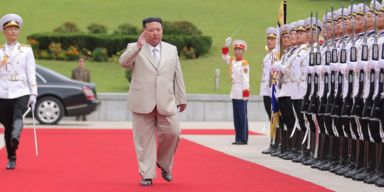 Kim Jong-un trägt den Schuhtrend der It-Girls