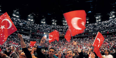 10.000 wollen Erdogan  feiern