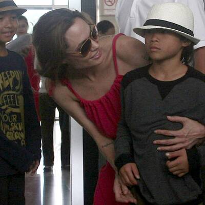 Jolie zeigt Sohn Pax seine Heimat Vietnam
