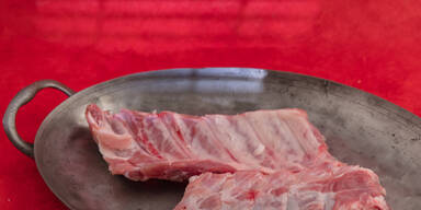Unbekannter prellte Mühlviertler Firma um 84 Tonnen Schweinsripperl