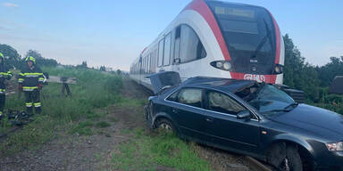 Horror-Crash in der Steiermark: Zug schleifte Pkw über 200 Meter mit