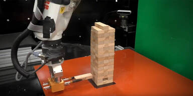 Cool: Roboter bewältigt Jenga-Turm