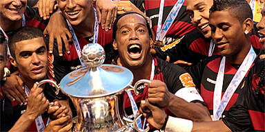 Ronaldinho schießt Flamengo zum Titel