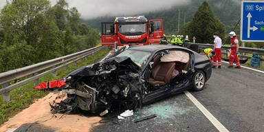 Eine Tote und drei Verletzte bei Frontal-Crash in Kärnten
