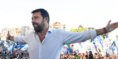 Salvini und Berlusconi: Mega-Demo gegen Regierung