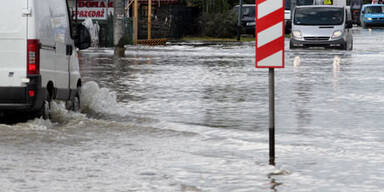 Deich bricht: Polnische Stadt überflutet